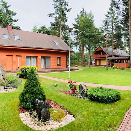 Salkoni Apartment Папе Екстериор снимка