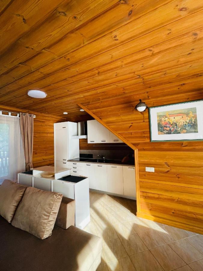 Salkoni Apartment Папе Екстериор снимка
