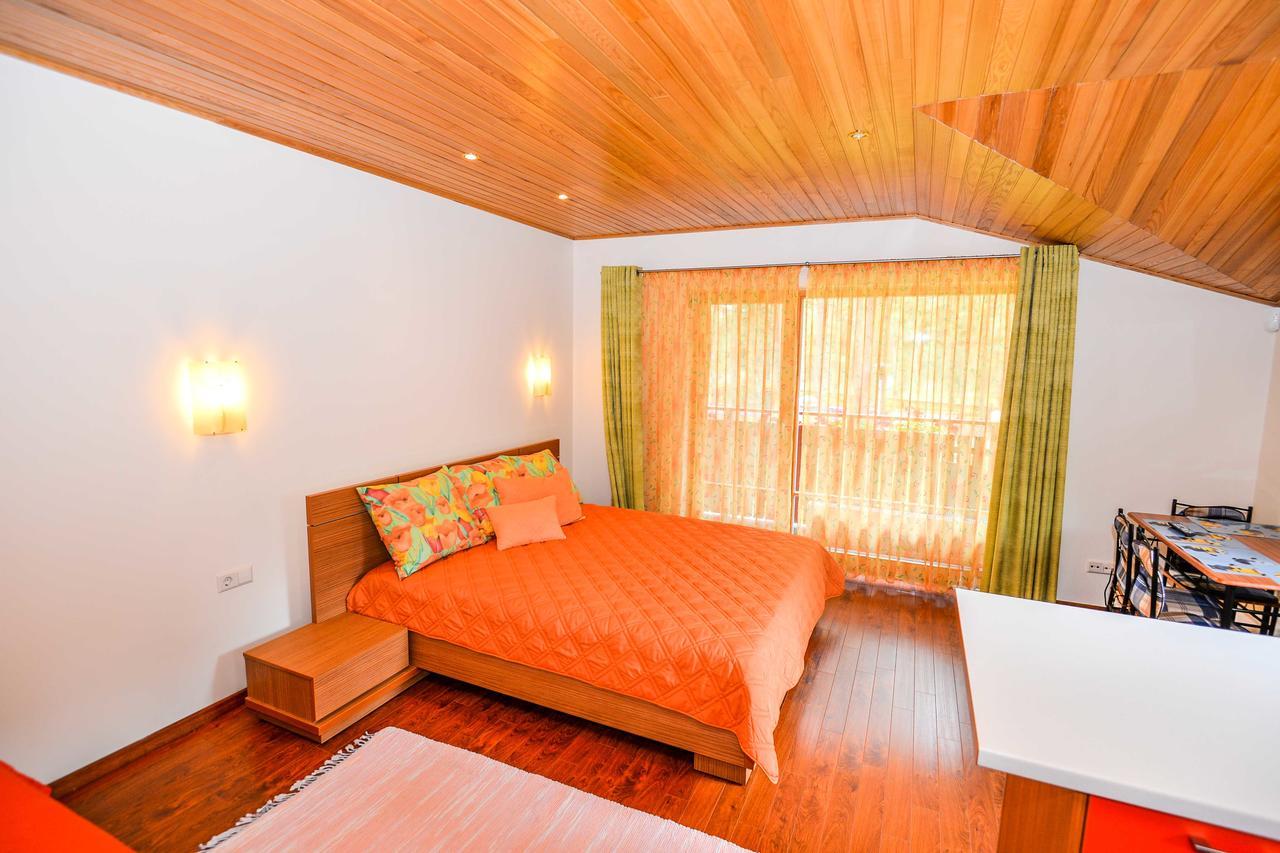 Salkoni Apartment Папе Екстериор снимка
