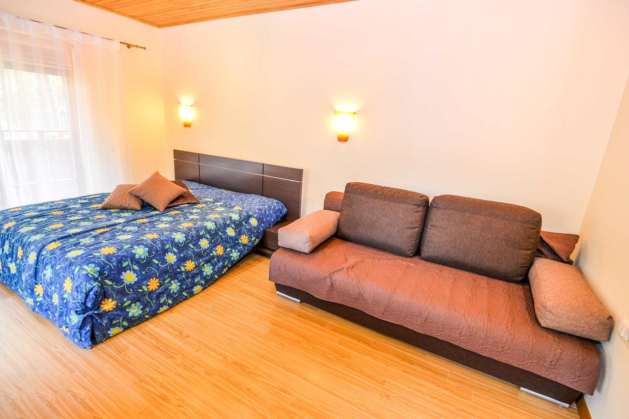 Salkoni Apartment Папе Екстериор снимка